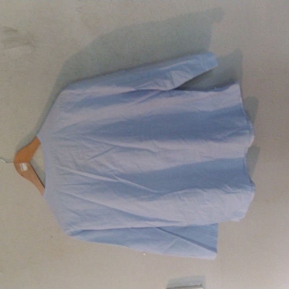 Stylish Light Blue Button-Up Shirt with Three-Quarter Sleeves – Size L - Picture 3 of 3